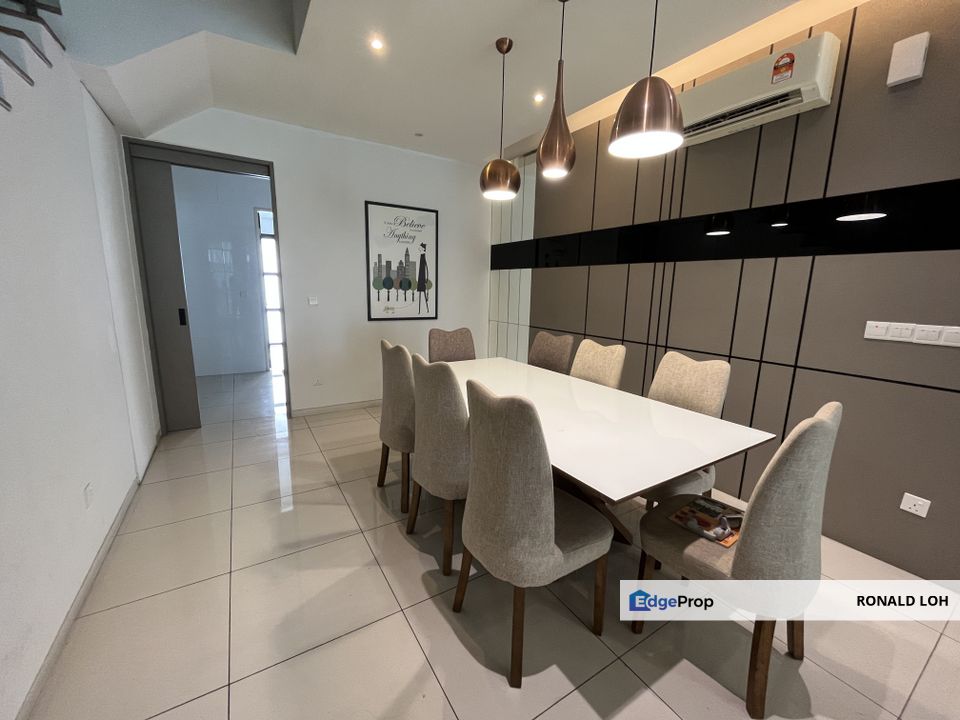 Tropical Villa @ Seri Kembangan - Urgent Sale, Below Market Price, Selangor, Seri Kembangan