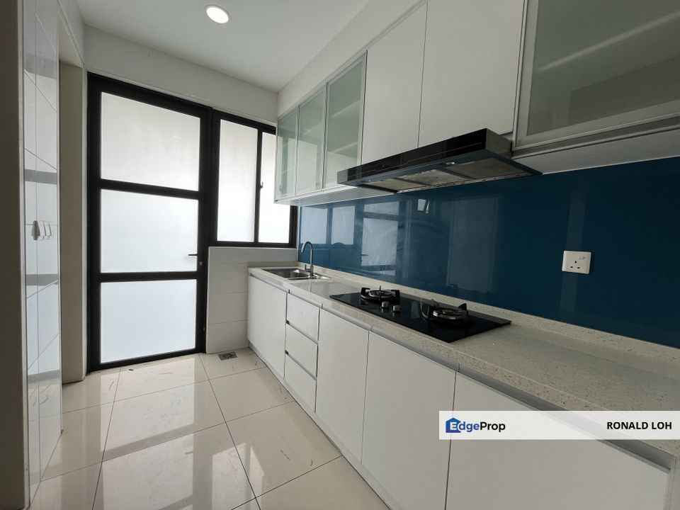 Tropical Villa @ Seri Kembangan - Urgent Sale, Below Market Price, Selangor, Seri Kembangan