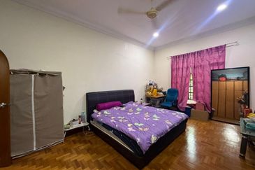 The Country Residency