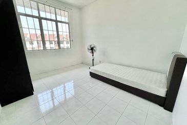 Summer Park Townhouse (Pangsapuri Alam Jaya), Bandar Baru Seri Alam
