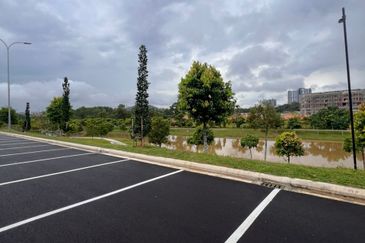 Taman Mount Austin Commercial