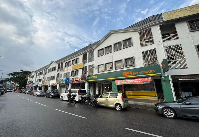 3 Storey Shop Lot, Jalan Ipoh, Taman Rainbow