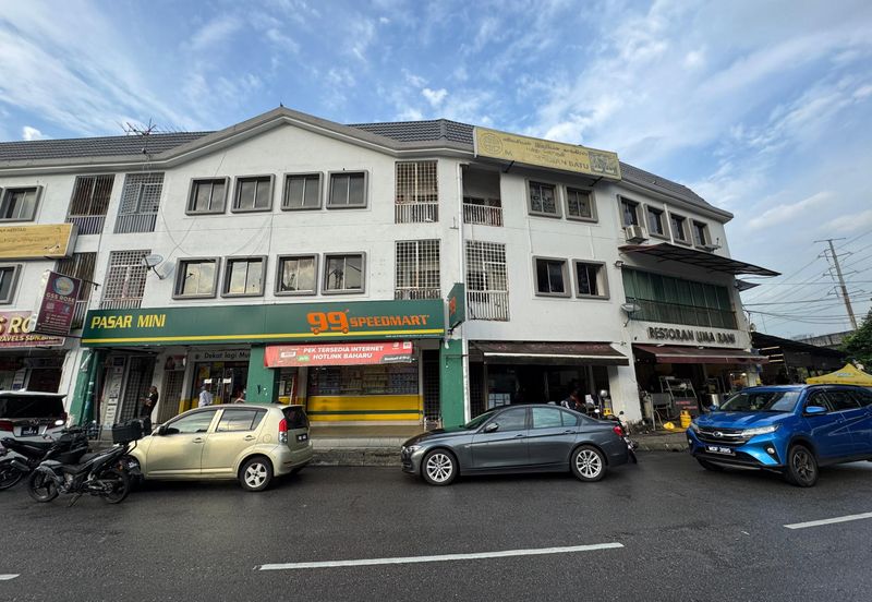 3 Storey Shop Lot, Jalan Ipoh, Taman Rainbow
