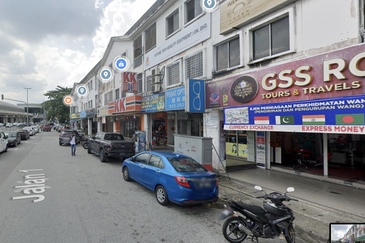 3 Storey Shop Lot, Jalan Ipoh, Taman Rainbow