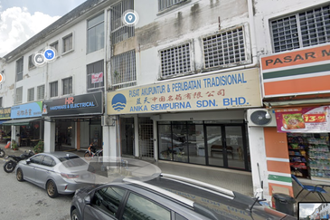 3 Storey Shop Lot, Jalan Ipoh, Taman Rainbow