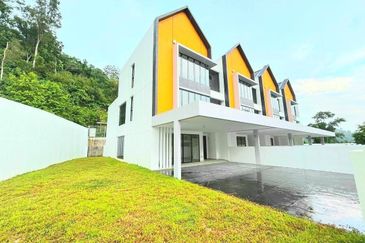 East 57 (Residensi Laman Timur)