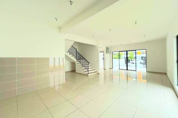 East 57 (Residensi Laman Timur)