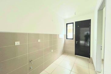 East 57 (Residensi Laman Timur)