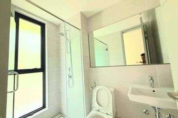 East 57 (Residensi Laman Timur)