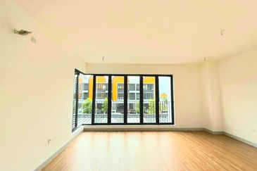 East 57 (Residensi Laman Timur)