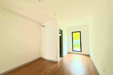 East 57 (Residensi Laman Timur)