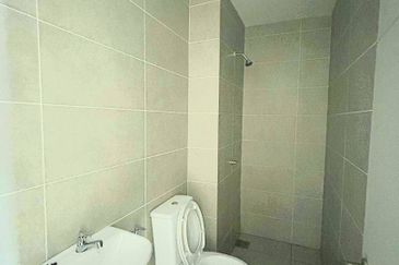 East 57 (Residensi Laman Timur)