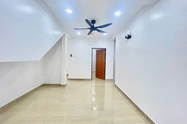 Jalan Suasana, Bandar Tun Hussein Onn