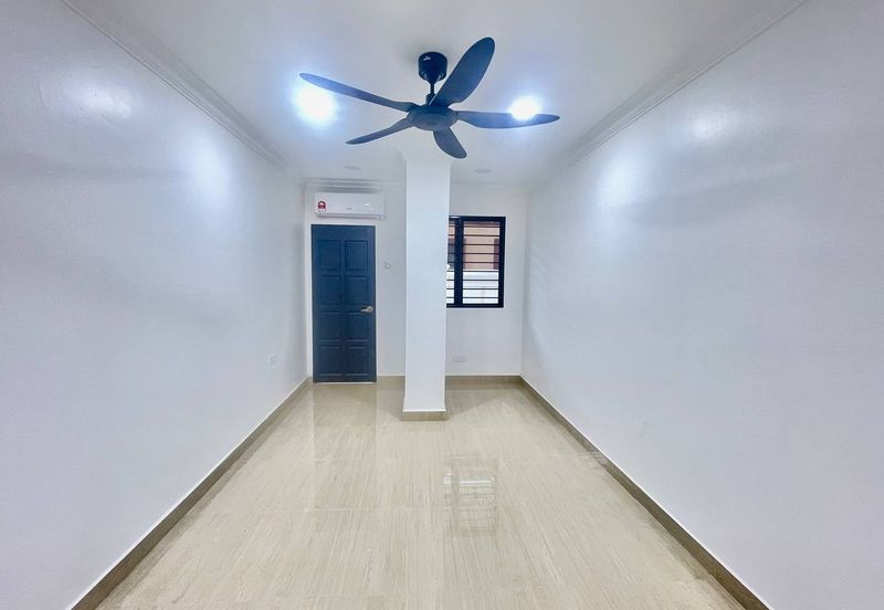 Jalan Suasana, Bandar Tun Hussein Onn