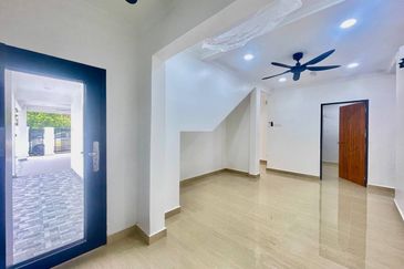 Jalan Suasana, Bandar Tun Hussein Onn