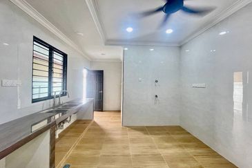 Jalan Suasana, Bandar Tun Hussein Onn