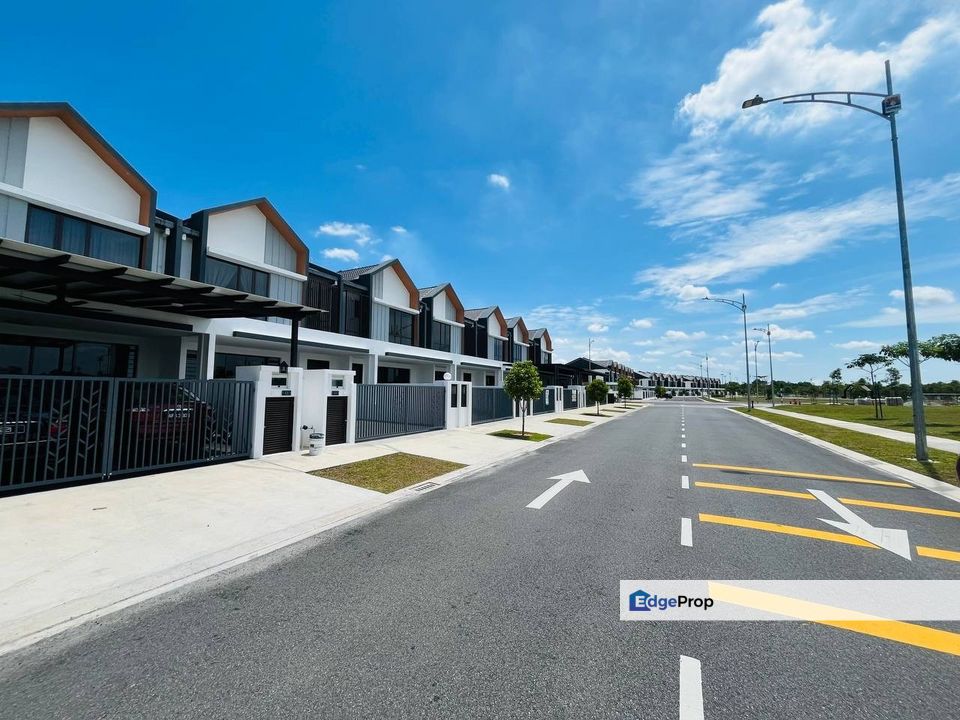 Serenia Anisa 1 Sepang Facing Open Double Storey, Selangor, Dengkil