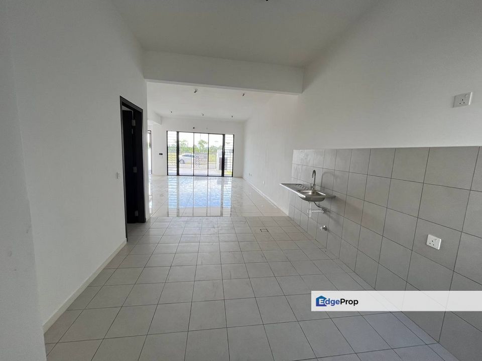 Serenia Anisa 1 Sepang Facing Open Double Storey, Selangor, Dengkil