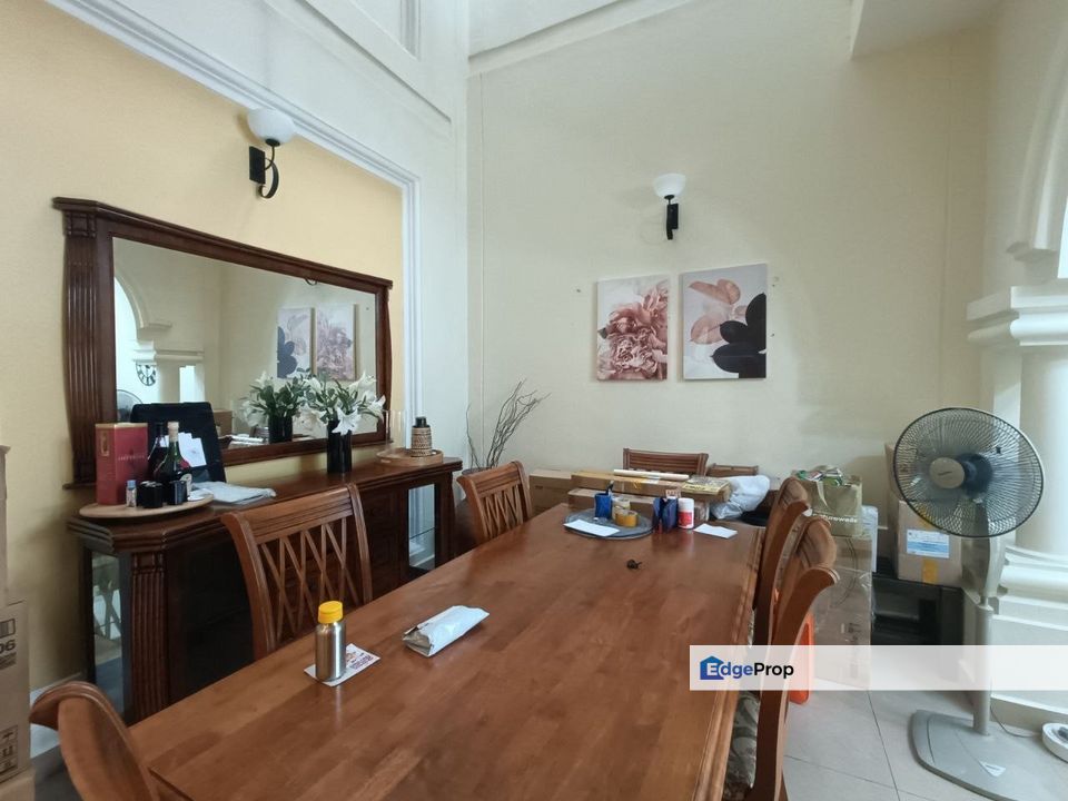 Seksyen 7 Shah Alam Spacious Move in Condition 2.5 Storey, Selangor, Shah Alam