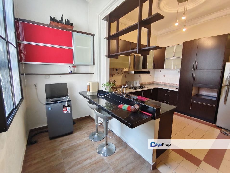 Seksyen 7 Shah Alam Spacious Move in Condition 2.5 Storey, Selangor, Shah Alam