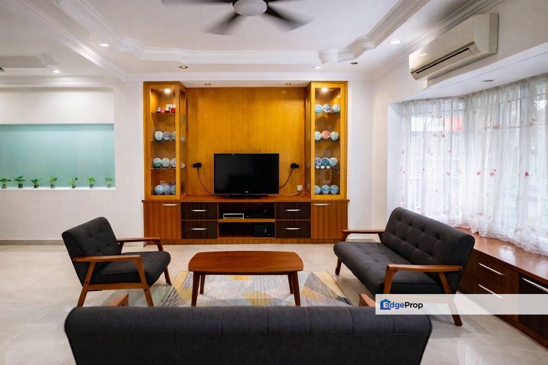 Villa Rimbawan Puchong South Double Storey Semi Detached Renovated Extended, Selangor, Puchong South