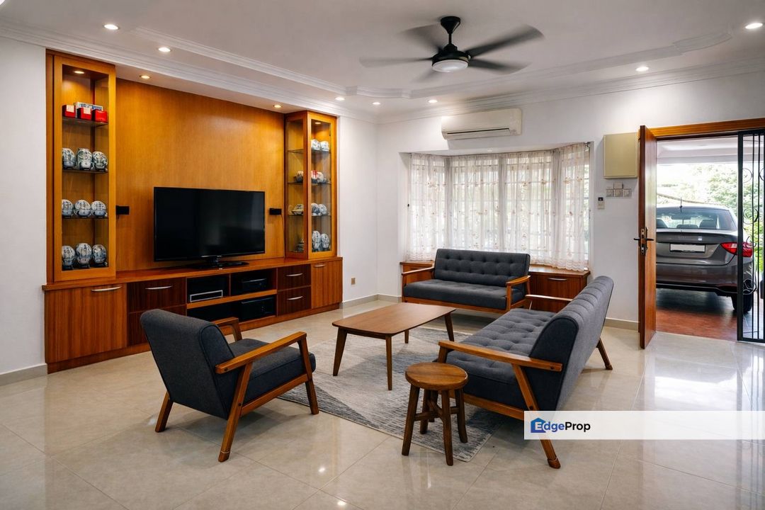 Villa Rimbawan Puchong South Double Storey Semi Detached Renovated Extended, Selangor, Puchong South