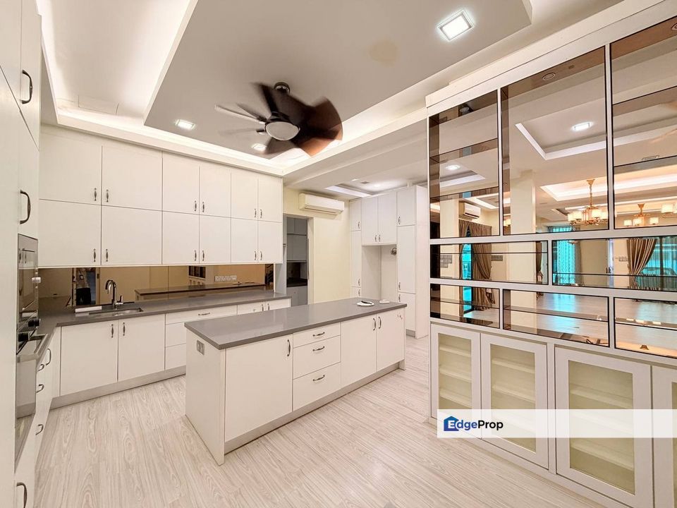 Laman Seri Shah Alam Renovated Guarded 3 Storey Semi Detached, Selangor, Shah Alam