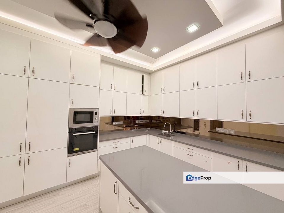 Laman Seri Shah Alam Renovated Guarded 3 Storey Semi Detached, Selangor, Shah Alam