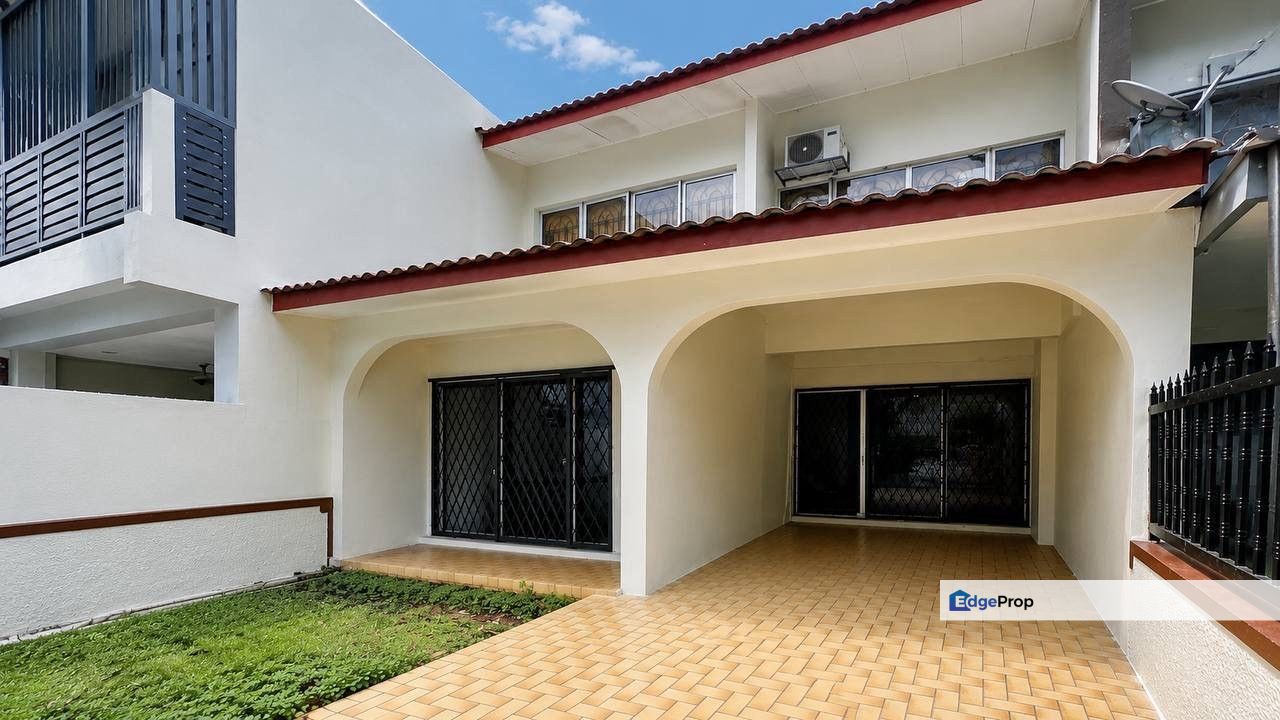 Taman Cempaka Ampang Facing Open Well Maintained Double Storey Terrace, Selangor, Ampang