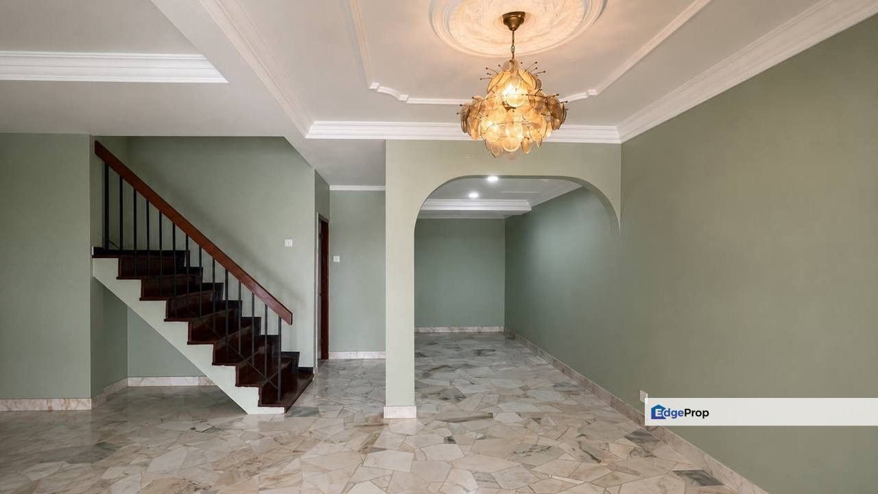 Taman Cempaka Ampang Facing Open Well Maintained Double Storey Terrace, Selangor, Ampang