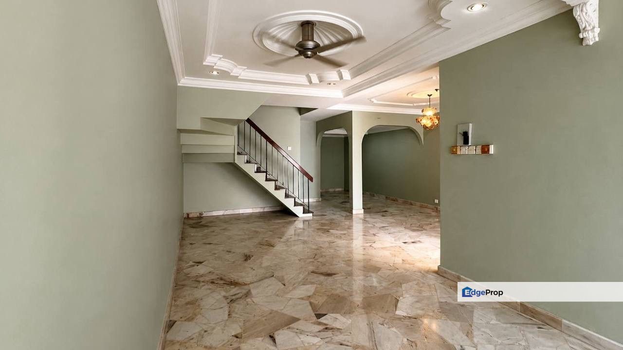 Taman Cempaka Ampang Facing Open Well Maintained Double Storey Terrace, Selangor, Ampang