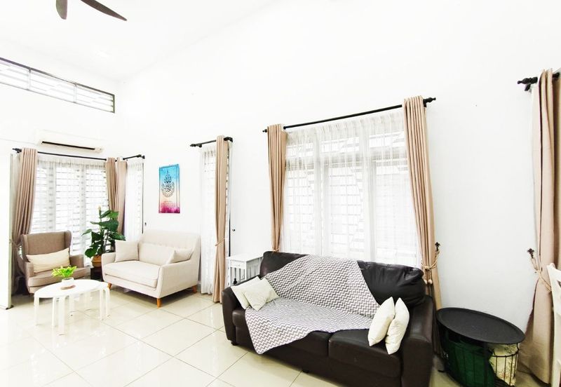 Taman Nakhoda, Jalan Bahtera