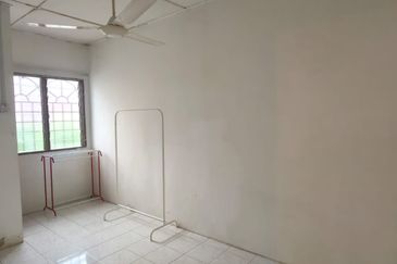 Taman Pinggiran Putra