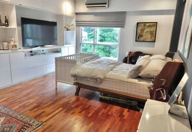 One Jelatek Condominium