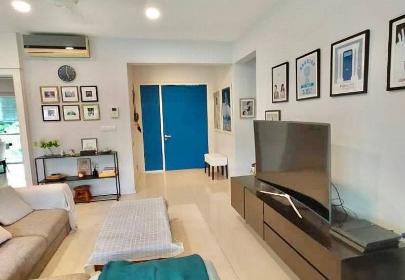 One Jelatek Condominium