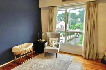 One Jelatek Condominium