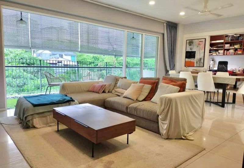 One Jelatek Condominium