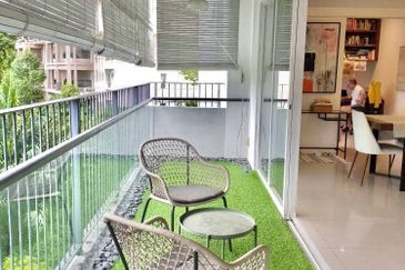 One Jelatek Condominium