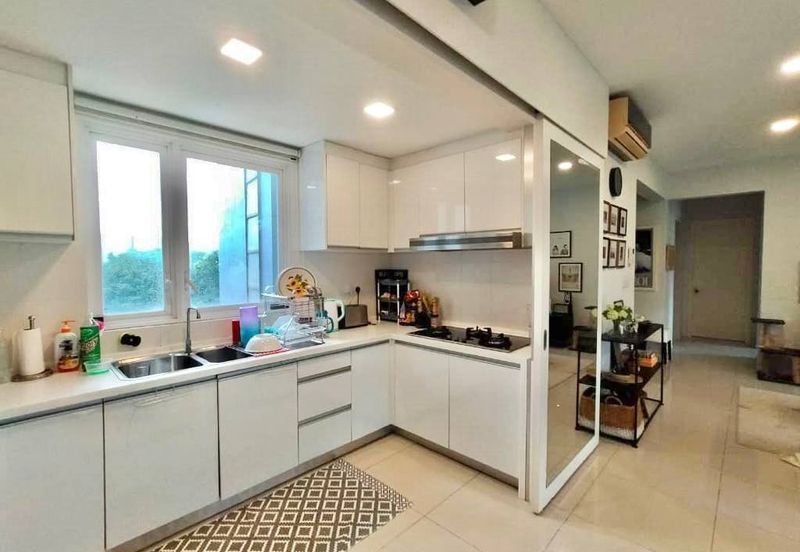 One Jelatek Condominium