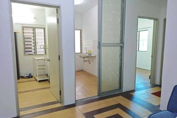 Akasia Apartment ( Setia Alam )