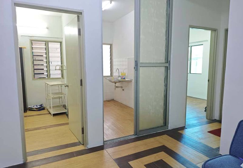 Akasia Apartment ( Setia Alam )