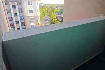 Akasia Apartment ( Setia Alam )