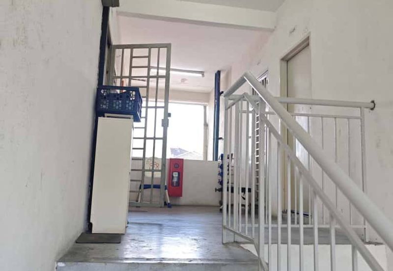 Akasia Apartment ( Setia Alam )