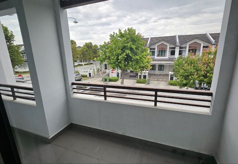 Cradleton @ Eco Majestic