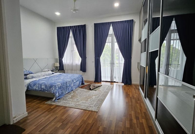 Cradleton @ Eco Majestic