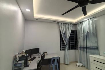 Platinum Hill Condo Pv8