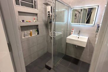 Platinum Hill Condo Pv8