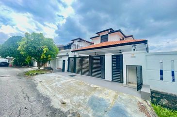 Jalan Suasana, Bandar Tun Hussein Onn