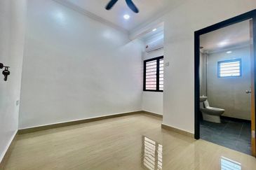 Jalan Suasana, Bandar Tun Hussein Onn