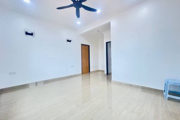 Jalan Suasana, Bandar Tun Hussein Onn